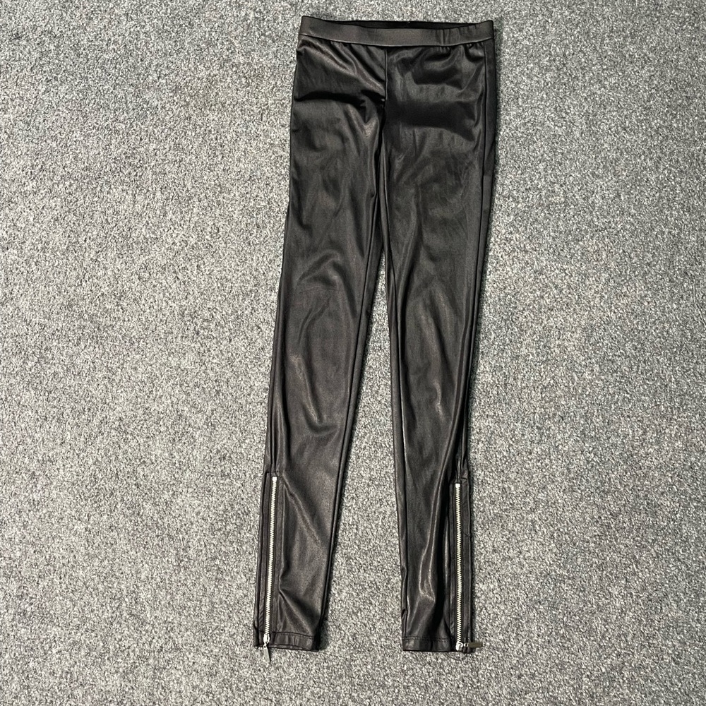 *Miley Cyrus & Max Aria Junior's Black Leggings Pant Sz XS